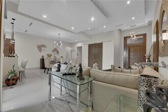 28 Sycamore Ave in McAllen, TX - Building Photo - Building Photo