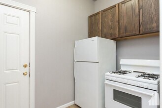 4255 W Addison St in Chicago, IL - Building Photo - Building Photo