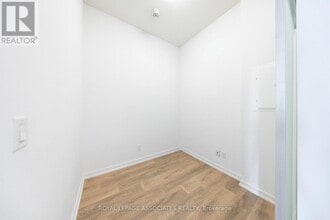 36 Forest Manor Rd in Toronto, ON - Building Photo - Building Photo