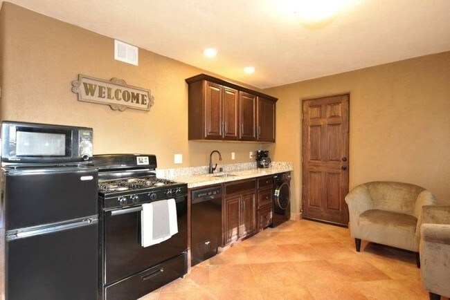 1506 Agua Fria St in Santa Fe, NM - Building Photo - Building Photo