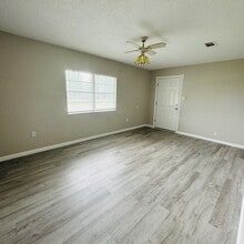 6311 Real St in Groves, TX - Building Photo - Building Photo