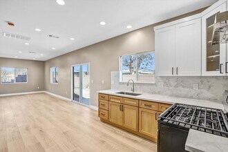 502 S Broder St in Anaheim, CA - Building Photo - Building Photo