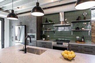 2228 N Kedzie Blvd in Chicago, IL - Foto de edificio - Building Photo