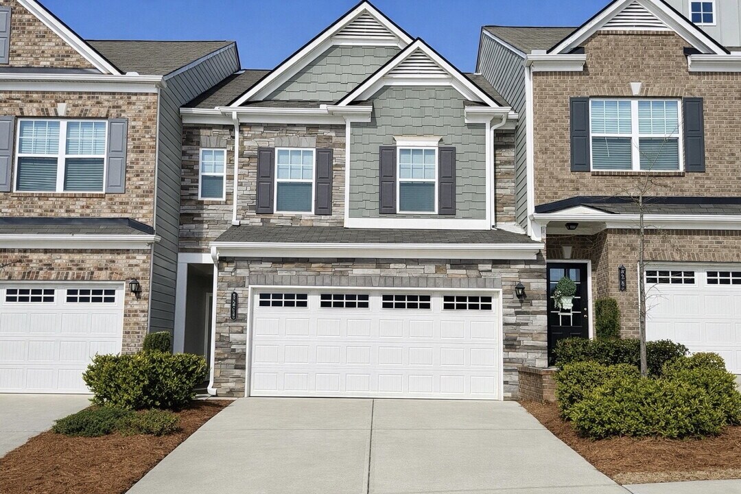 5258 City Walk Dr in Buford, GA - Building Photo