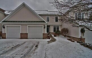 803 Ohenry Close Sec 1 in Moosic, PA - Building Photo