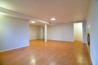 809 S Summit Ave, Unit 2BR in Bremerton, WA - Building Photo - Building Photo
