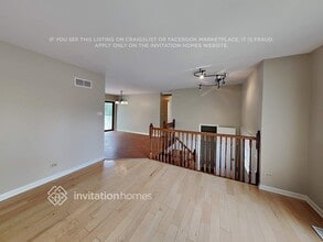 324 Waverly Dr in Elgin, IL - Building Photo - Building Photo