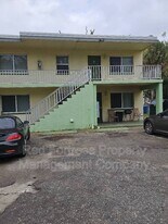 1761 Fowler St in Ft. Myers, FL - Building Photo