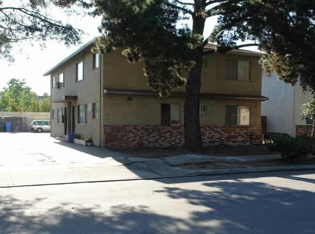 1650 Queen Charlotte Dr in Sunnyvale, CA - Building Photo - Building Photo