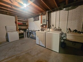 319 Prairie Ave in Fairfax, IA - Building Photo - Building Photo