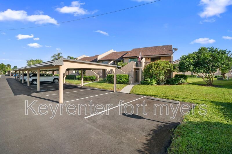 15456 Admiralty Cir in North Fort Myers, FL - Building Photo