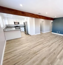 4564 W 161st St in Lawndale, CA - Foto de edificio - Building Photo