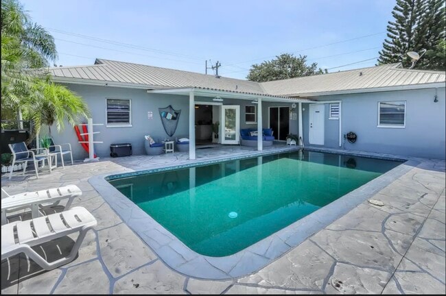 1518 SE 32nd St in Cape Coral, FL - Building Photo - Building Photo