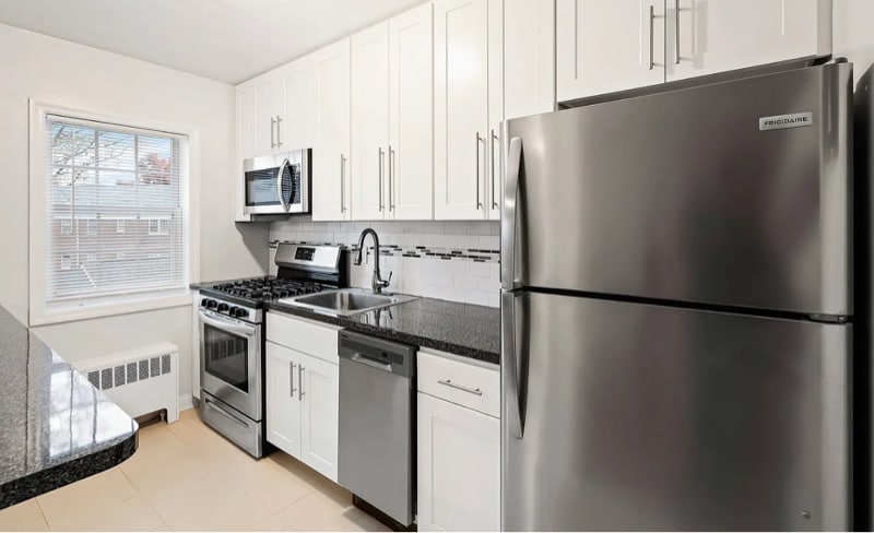345 Broad St in Red Bank, NJ - Building Photo