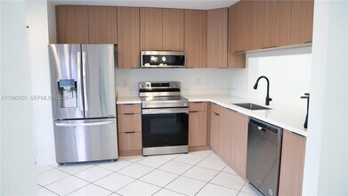 9023 SW 113th Pl Cir W in Miami, FL - Building Photo - Building Photo