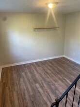 301 Pennview Dr in Verona, PA - Building Photo - Building Photo