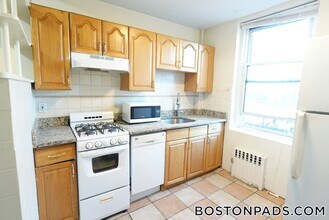126 Warren St, Unit 35 in Boston, MA - Building Photo - Building Photo