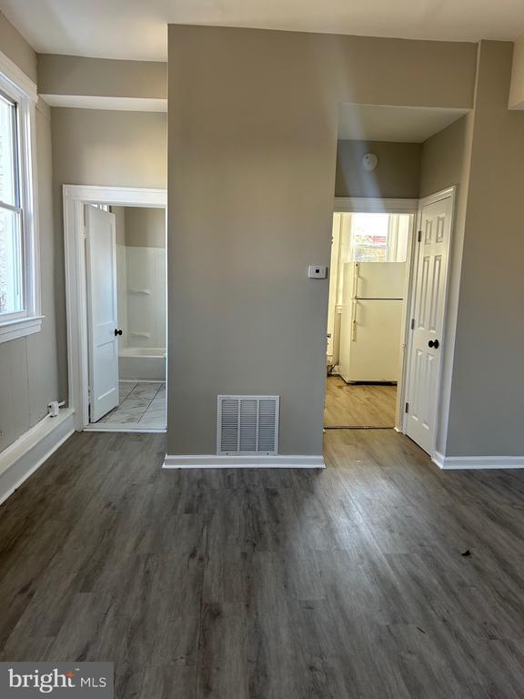 property at 1415 W Baltimore St