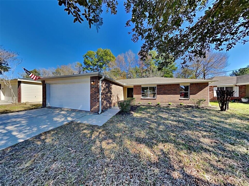 16385 Sun View Ln in Conroe, TX - Building Photo