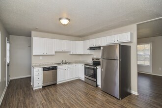 2115 Fernbrook Dr NE in Huntsville, AL - Building Photo - Building Photo