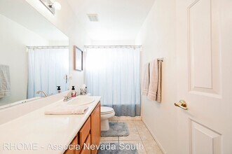 9772 Thistle Dew Ave in Las Vegas, NV - Building Photo - Building Photo