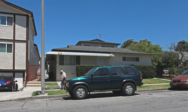 315 E Providencia Ave in Burbank, CA - Building Photo - Building Photo