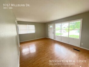 9767 Millburn Dr in St. Louis, MO - Building Photo - Building Photo