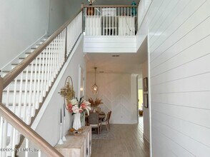 10429 Innovation Way in Jacksonville, FL - Foto de edificio - Building Photo