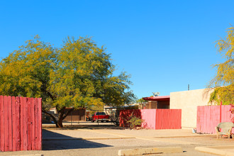 Glenn Plaza Apartments in Tucson, AZ - Building Photo - Building Photo