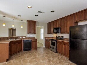 4413 Corner Brook Ln in Fort Worth, TX - Foto de edificio - Building Photo