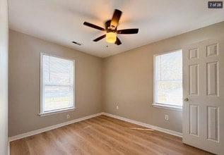 1706 Hungary Rd in Henrico, VA - Foto de edificio - Building Photo