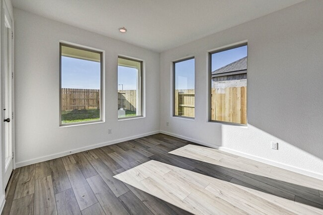 property at 2605 Mackinac Bay Dr