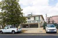 1547 S Orange Grove Ave in Los Angeles, CA - Foto de edificio - Building Photo