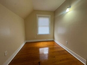107 Sheffield Ave, Unit 3 in New Haven, CT - Building Photo - Building Photo