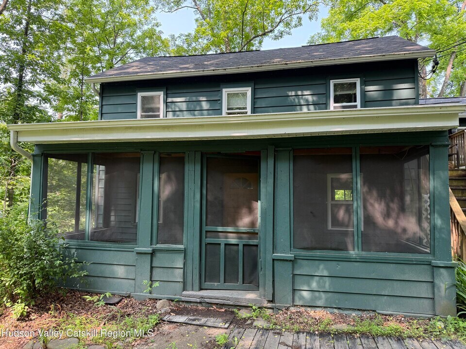 123 Queens Hwy in Kerhonkson, NY - Building Photo