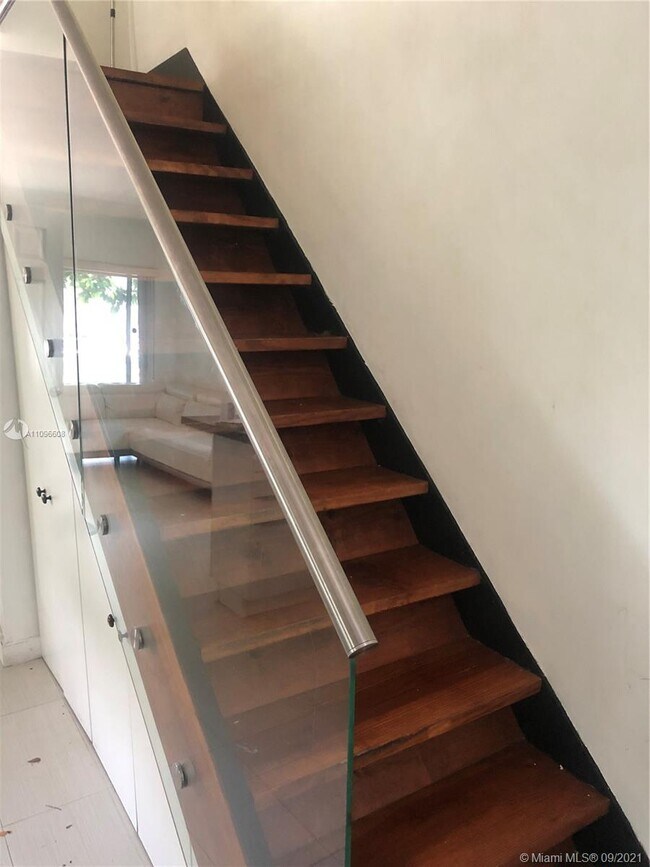 3239 W Trade Ave-Unit -10 in Miami, FL - Building Photo - Building Photo