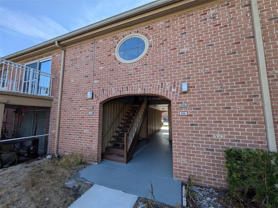 562 Flemming Way in Maitland, FL - Building Photo