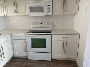 50 Whitehead Cir in Weston, FL - Building Photo - Building Photo