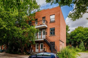 935 Du Couvent Rue in Montréal, QC - Building Photo