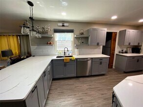 4754 Winthrop Dr in College Park, GA - Building Photo - Building Photo