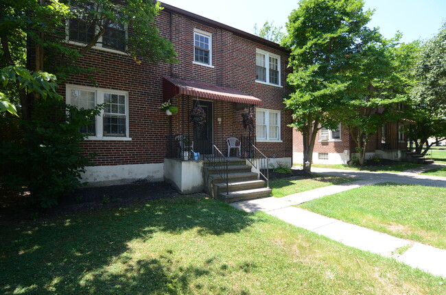 1657 Cedar Ave, Unit 3 in Cincinnati, OH - Building Photo - Building Photo