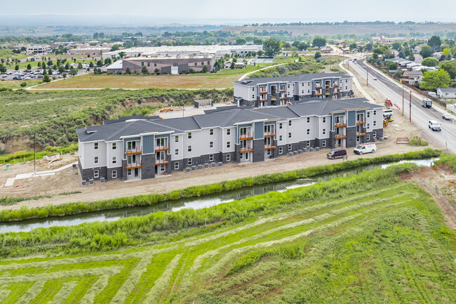 The Residences at Dry Cedar Creek in Montrose, CO - Foto de edificio - Building Photo