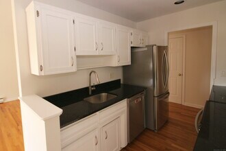 180 Glenbrook Rd in Stamford, CT - Building Photo - Building Photo