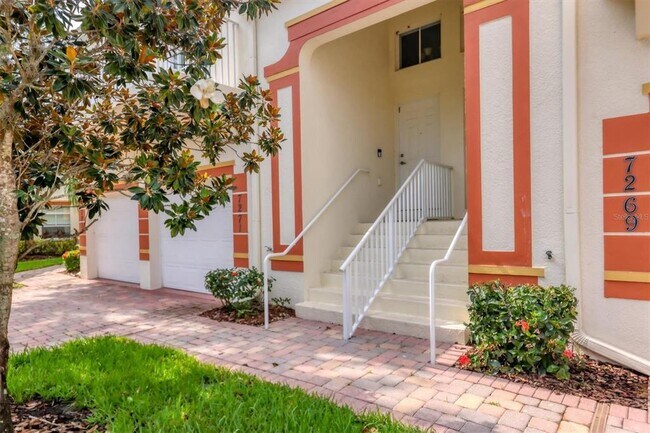 7269 Fountain Palm Cir in Bradenton, FL - Building Photo - Building Photo