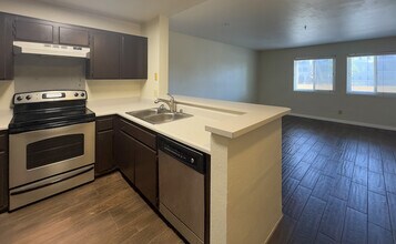 8889 Caminito Plaza Centro, Unit 7120 in San Diego, CA - Building Photo - Building Photo