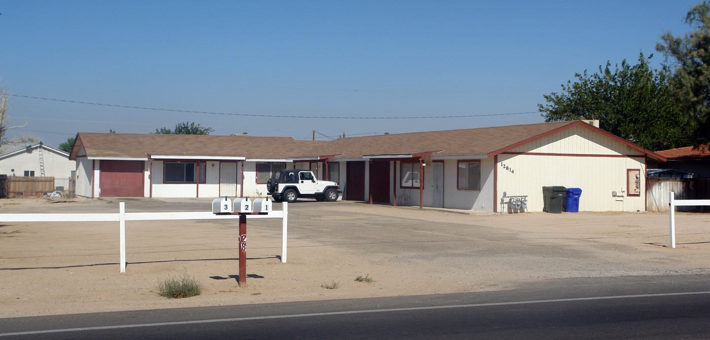 12814 Kiowa Rd in Apple Valley, CA - Building Photo