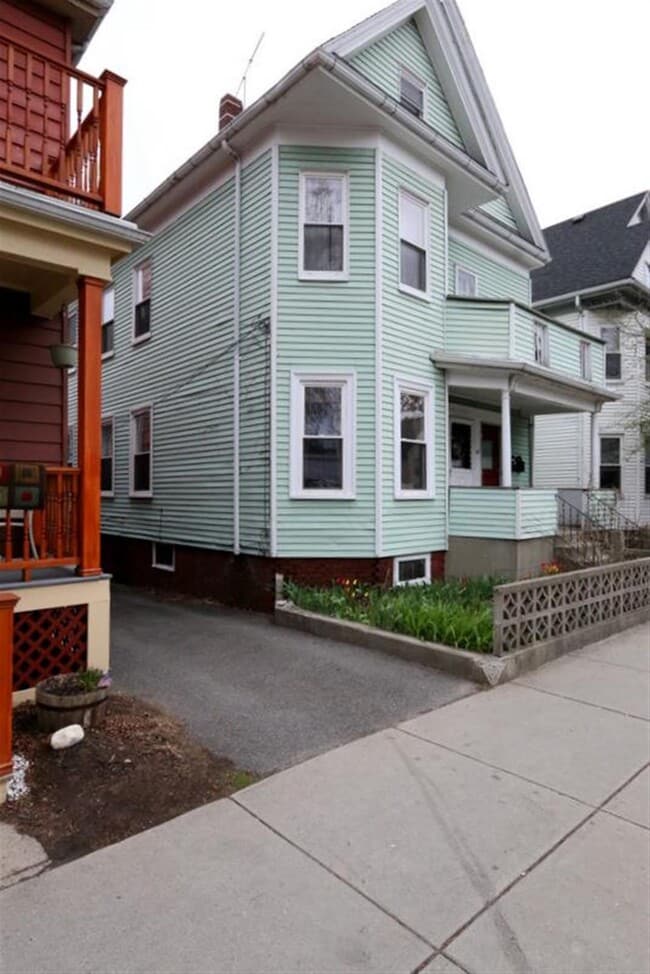 377 Highland Ave, Unit 1