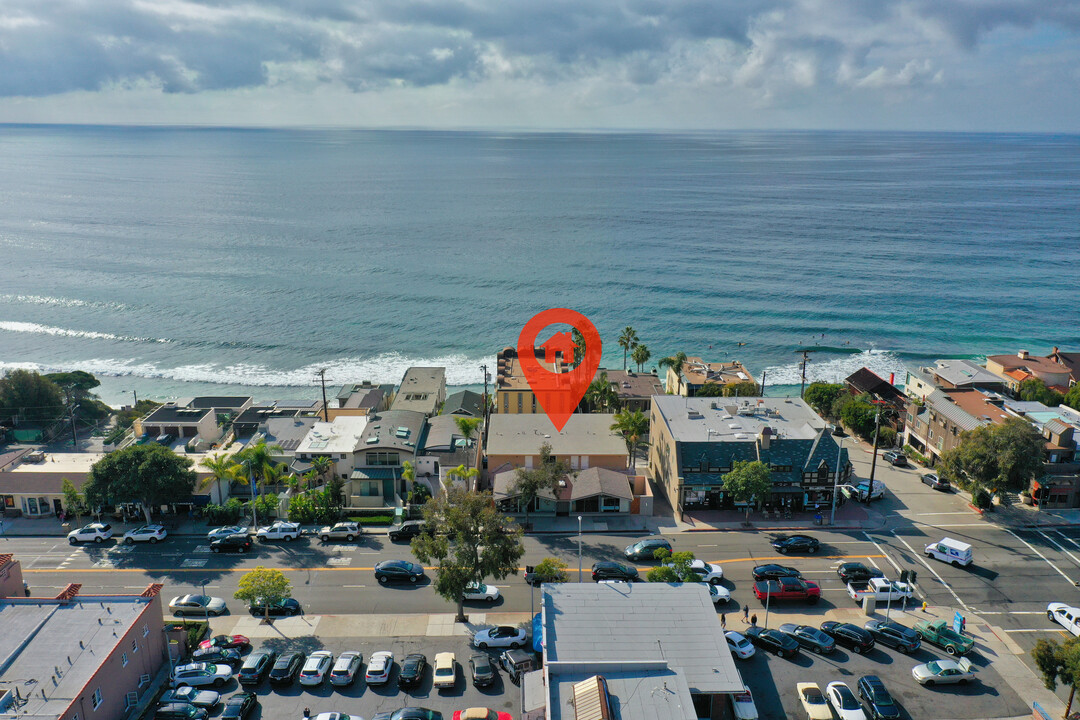 Thalia Beach Apartments in Laguna Beach, CA - Building Photo