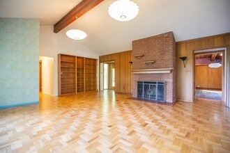 4301 SW Dosch Rd in Portland, OR - Building Photo - Building Photo