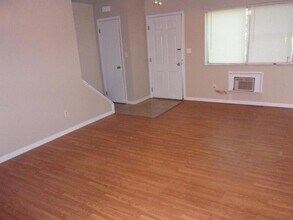 471 Brentwood Dr in Kent, OH - Building Photo - Building Photo